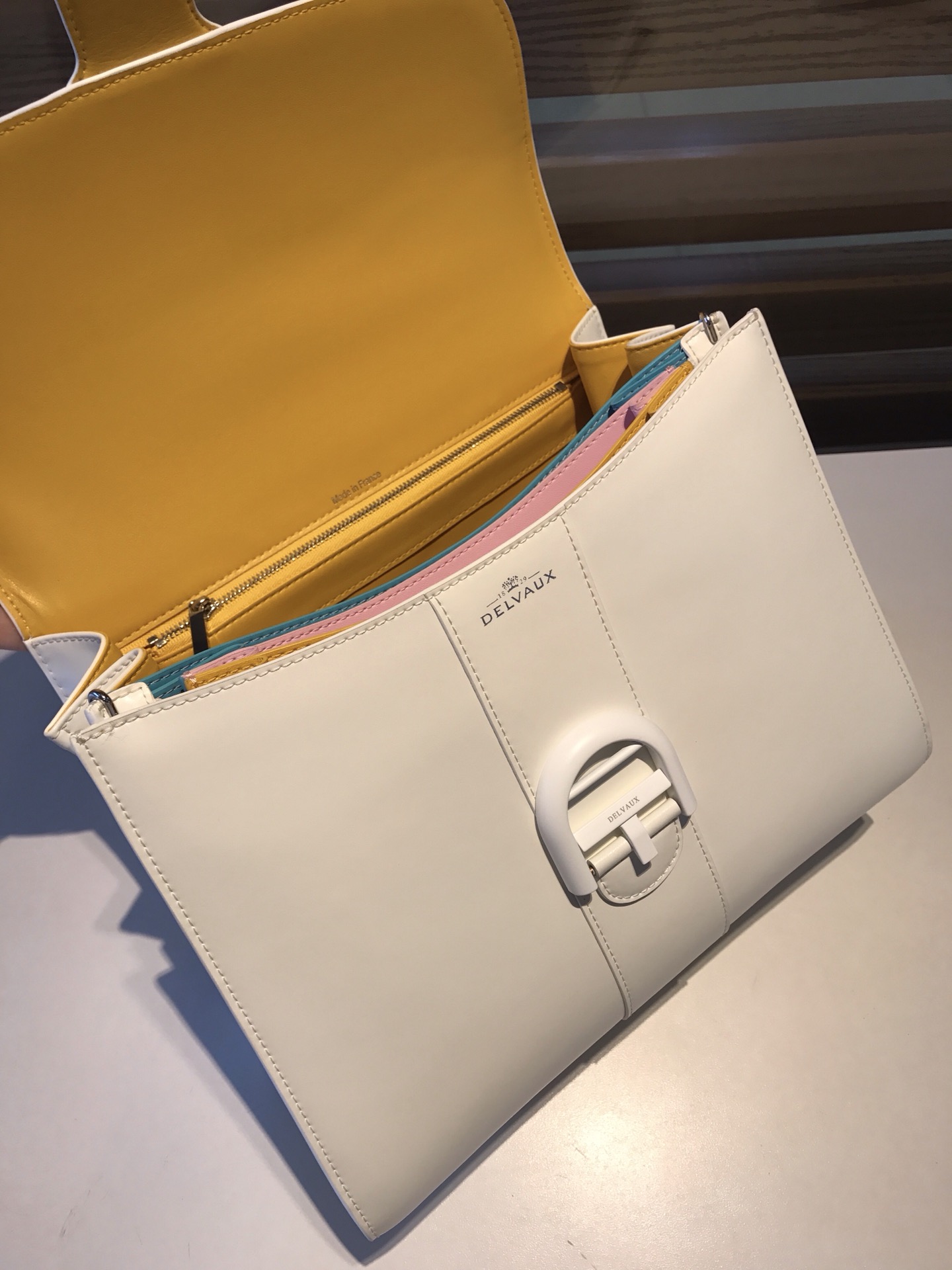 델보 브리앙 매직 박스백